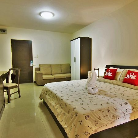 Zen Rooms Sukhumvit 81 Bangkok Exterior photo