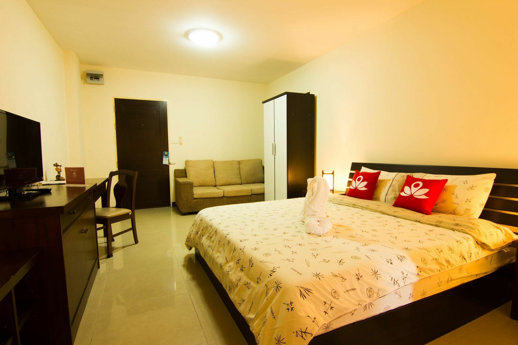 Zen Rooms Sukhumvit 81 Bangkok Exterior photo